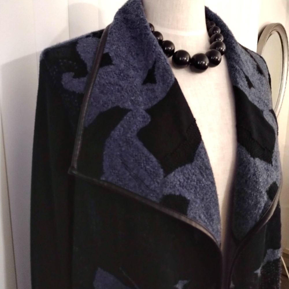 Chico's sz 2, blk and blue Jacquard open front jacket, faux leather trim